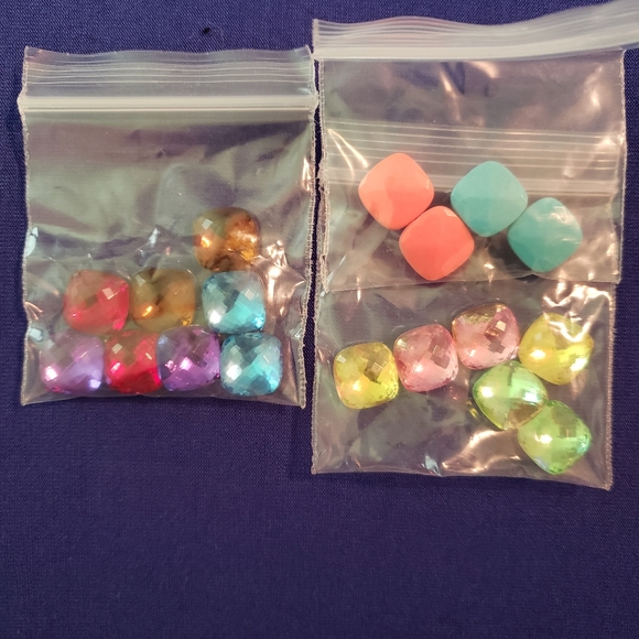 Joan Rivers Clip On Color Change Earrings - Picture 4 of 4